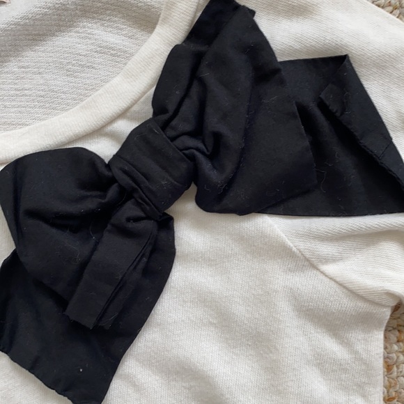 Twenty One Sweatshirt - Picture 4 of 4